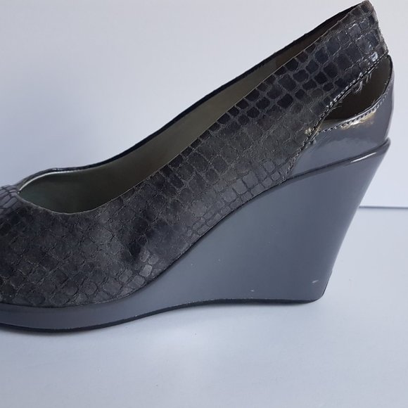 - Kenneth Cole Reaction Size 6.5 Wege Grey Heels Women's Shoes - Picture 4 of 7